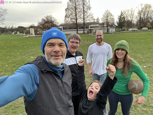 Nochmals ein Fußballspiel zur Mittagszeit